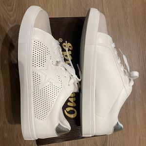 Size 10 White/Silver Star Sneakers